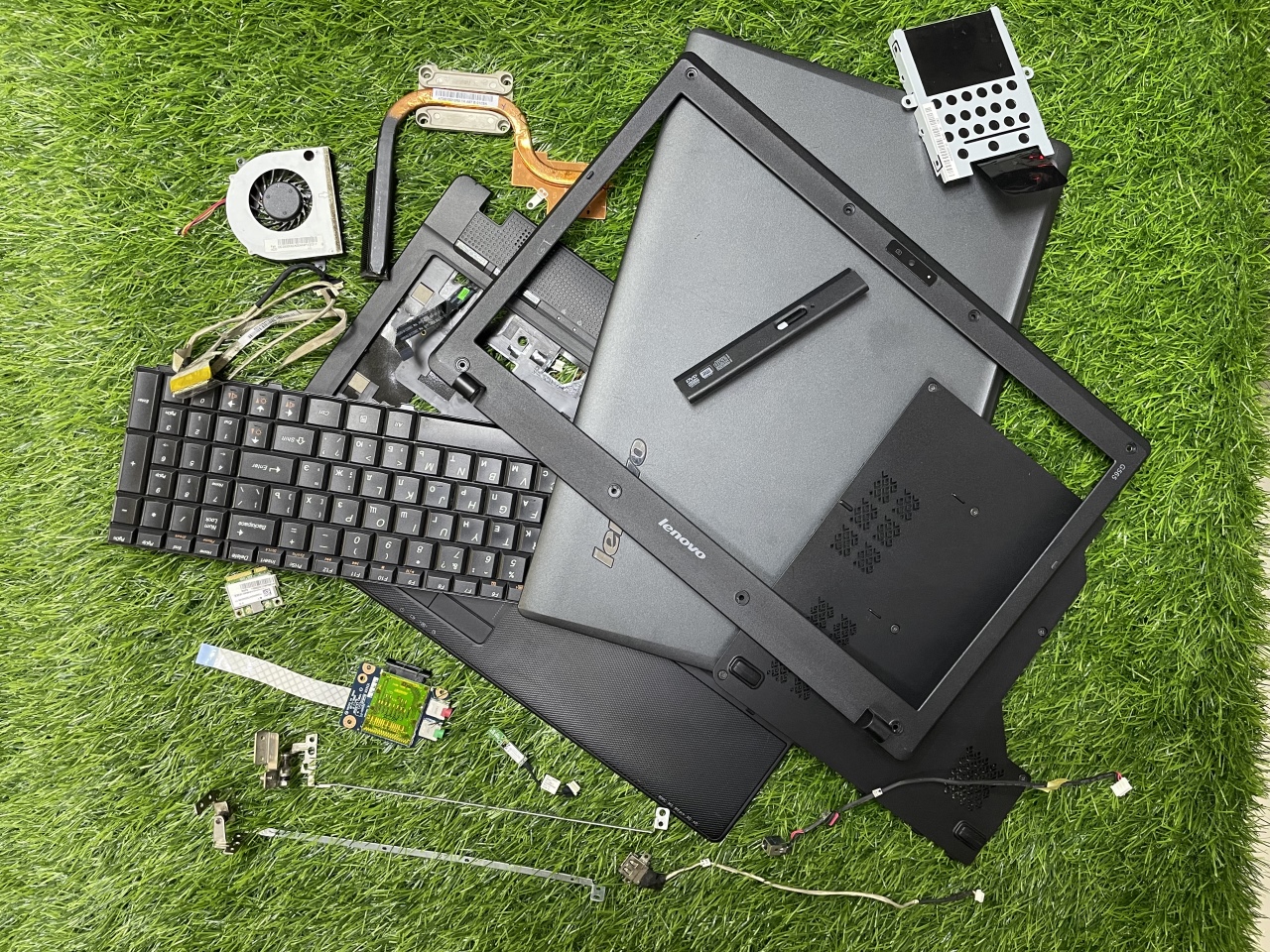 Lenovo G565 в разборе Lenovo G565 в разборе