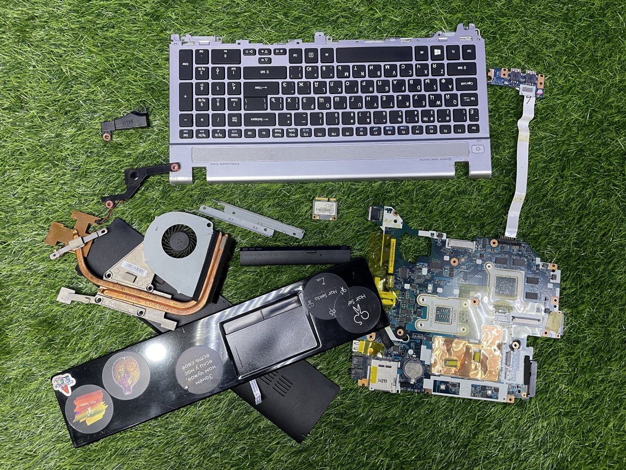 Acer V3-551 в разборе Acer V3-551 в разборе